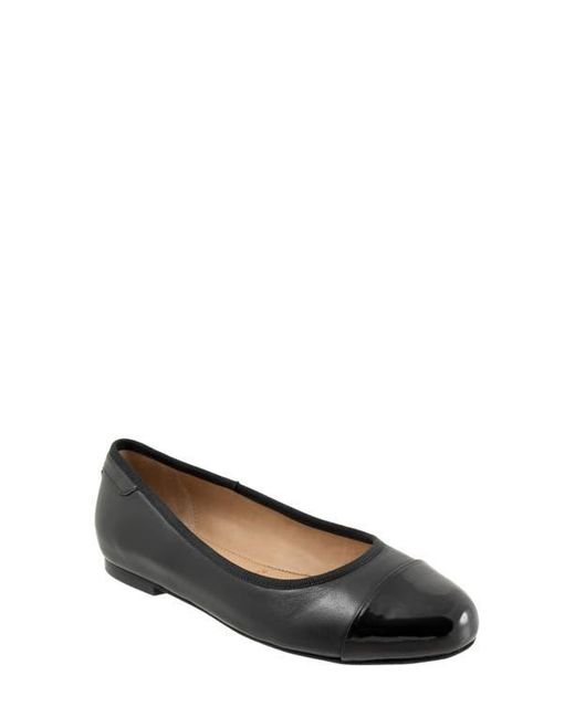 Trotters Black Clara Cap Toe Flat