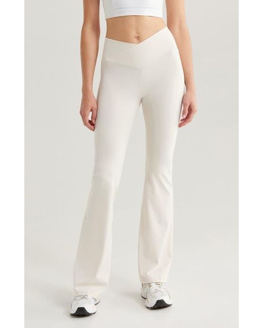 PacSun White Crossover Flare Leg Yoga Pants