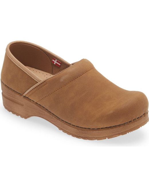 Sanita Brown Hinsdale Clog