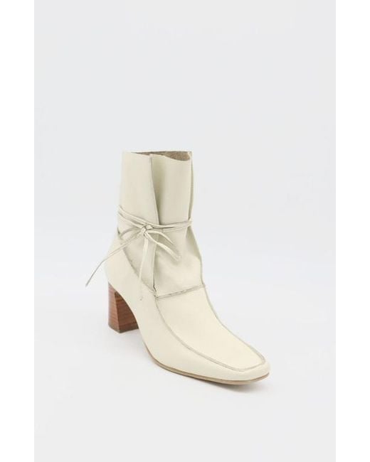 Stivali White Awakening Ankle Boots