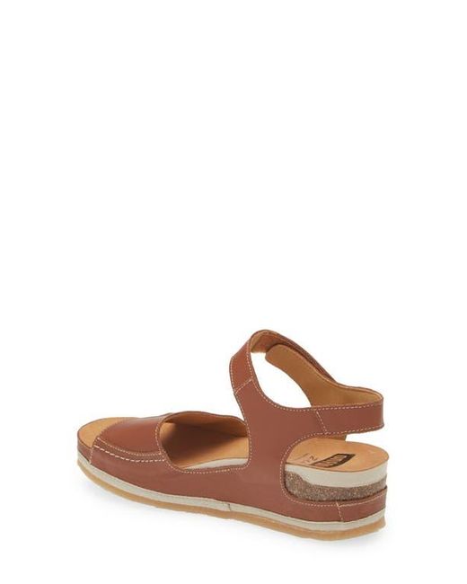 On Foot Brown Platform Sandal