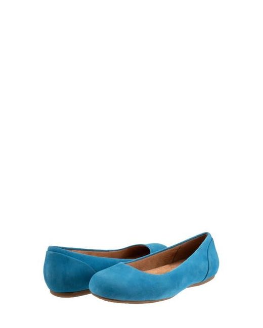 Softwalk® Blue Sonoma Flat
