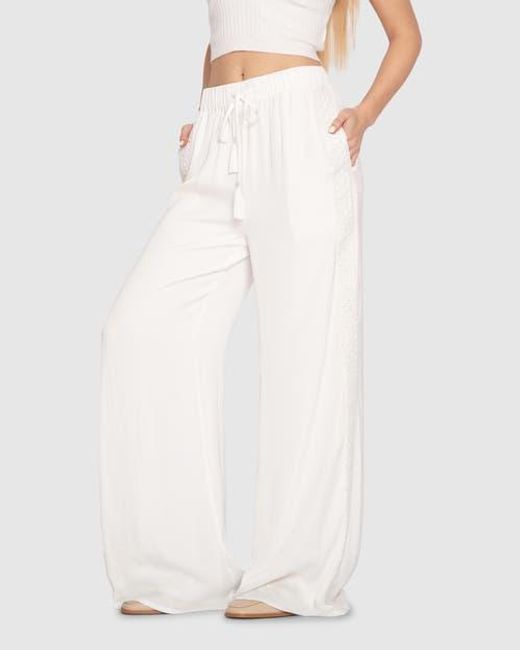 Belle & Bloom White Everywhere All