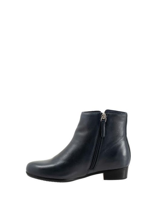 Trotters Black Maxwell Bootie