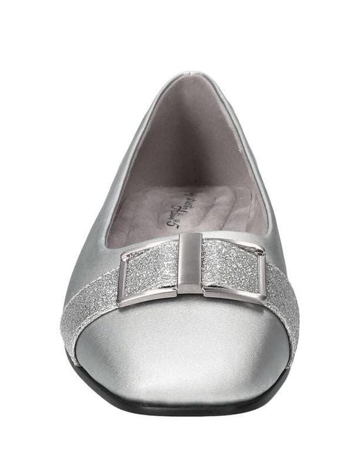 Easy Street White Keely Flat