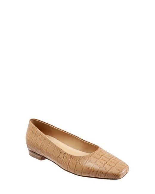 Trotters Natural Honor Flat