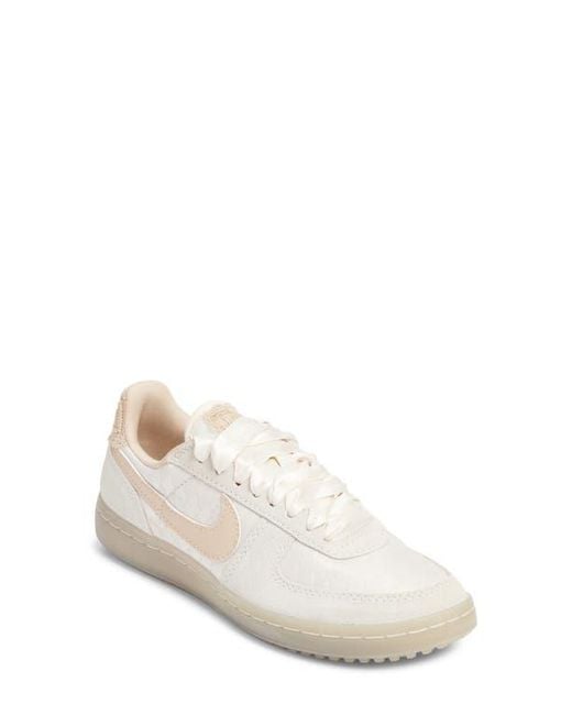 Nike White Field General Se Sneaker