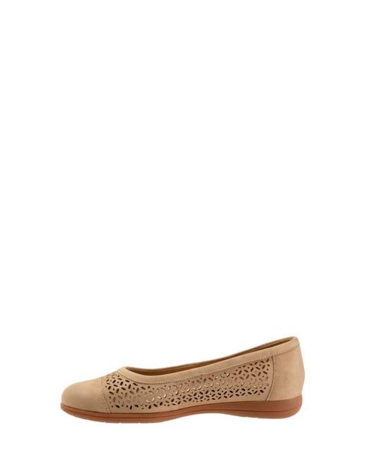 Trotters Brown Delmara Cap Toe Slip-On Shoe