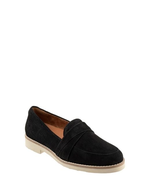 Softwalk® Black Walsh Loafer