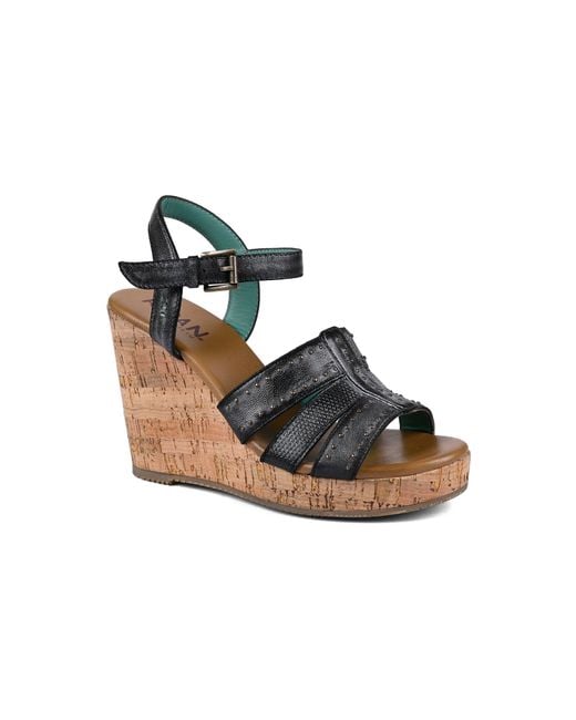 Roan Black Different Pump