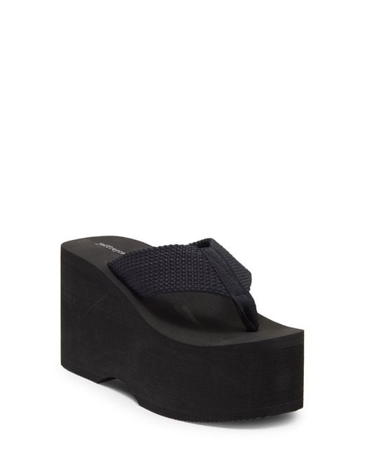 Jeffrey Campbell Wavin Platform Flip Flop in Black Lyst