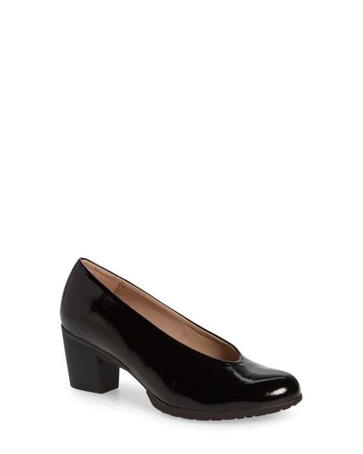Wonders Black Almond Toe Pump