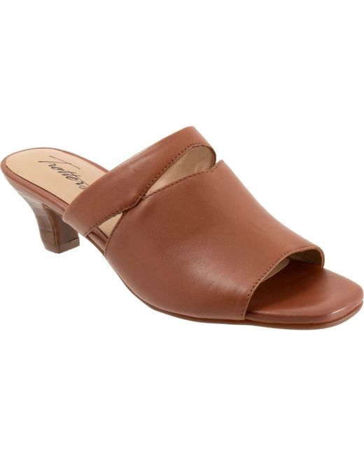 Trotters Brown Ninette Kitten Heel Slide Sandal