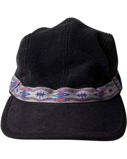 Kavu Black Fleece Strapcap