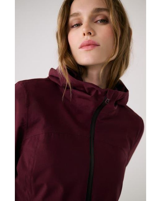 Lolë Red Element 2 Windproof Rain Jacket
