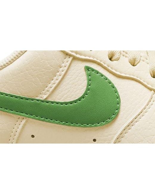 Nike Green Air Force 1 '07 Se Sneaker