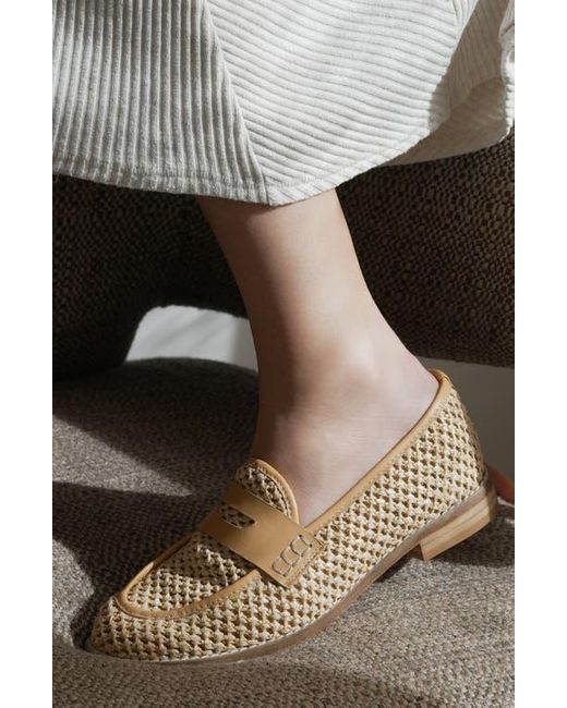 Andrea Gomez Natural Camila Loafer