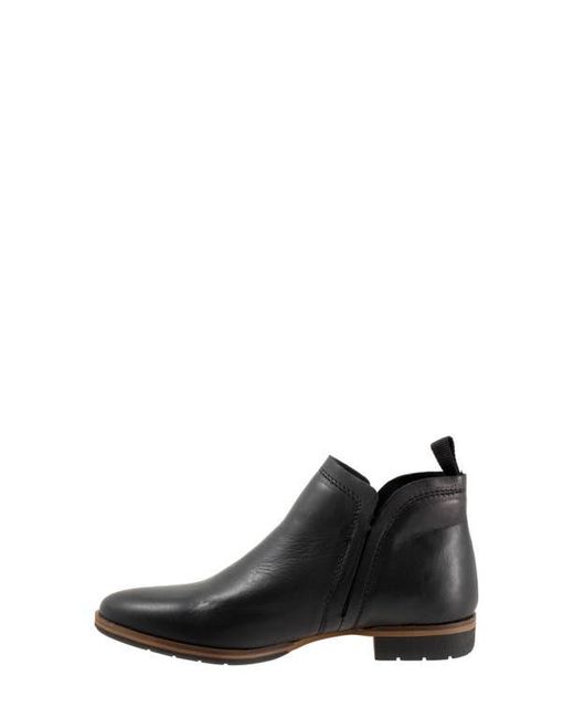 EOS FOOTWEAR Gray Gaid Ankle Boot