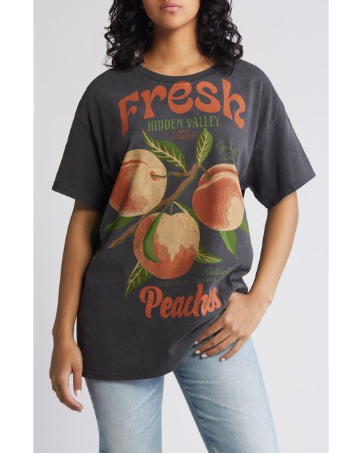THE VINYL ICONS Black Peaches Cotton Graphic T-shirt