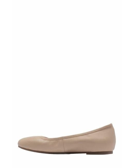 ABEO White Promenade Flat