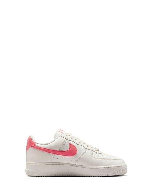 Nike Pink Air Force 1 '07 Se Sneaker