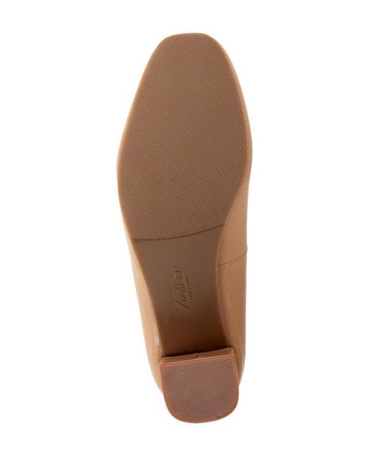 Trotters Natural Daria Block Heel Pump