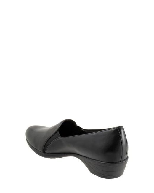 Softwalk® Black Reagan Flat