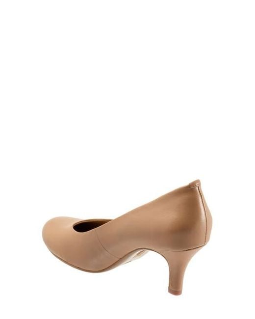 Trotters Brown Lanay Pump
