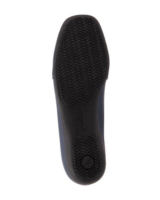 Trotters Blue Sage Flat