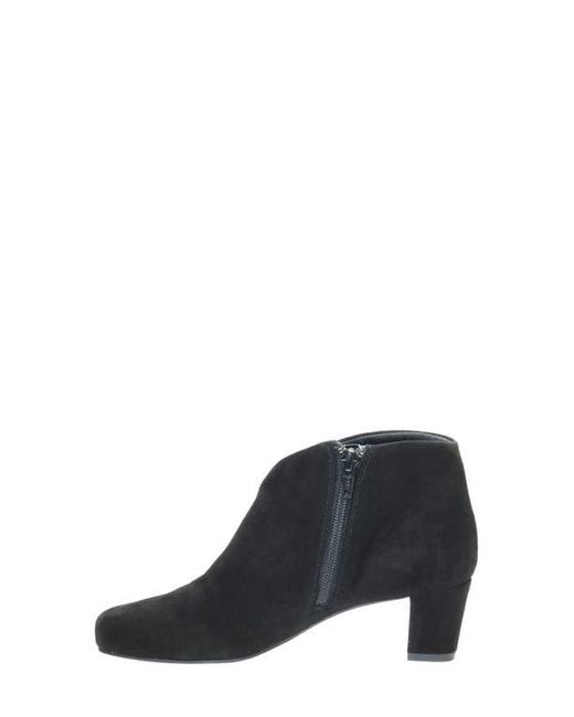 David Tate Black Cushioned Leather Ankle Booties