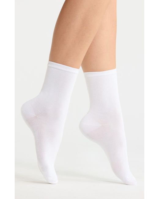 Nordstrom White Solid Flat Knit Dress Socks