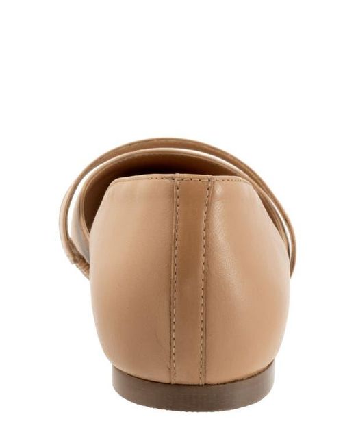 Trotters Natural Emory D'Orsay Pointed Toe Flat