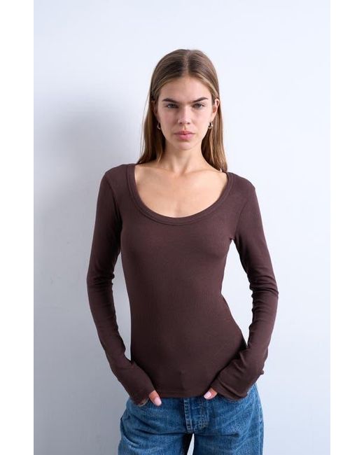 TOPSHOP Brown Scoop Neck Long Sleeve Rib Top