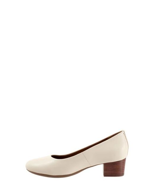 Softwalk® Brown Lynn Pump