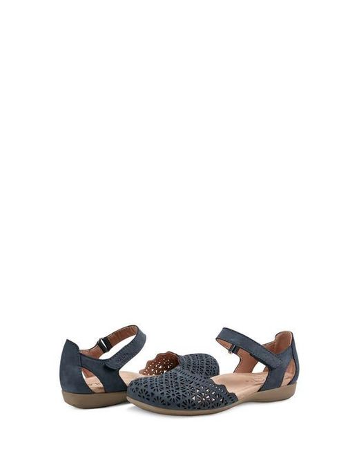 Earth Blue Bronnie Flat