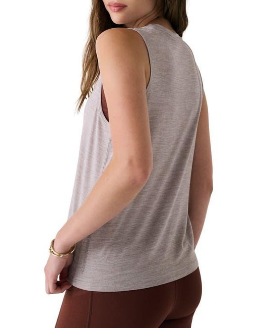Lolë White Vital Tank