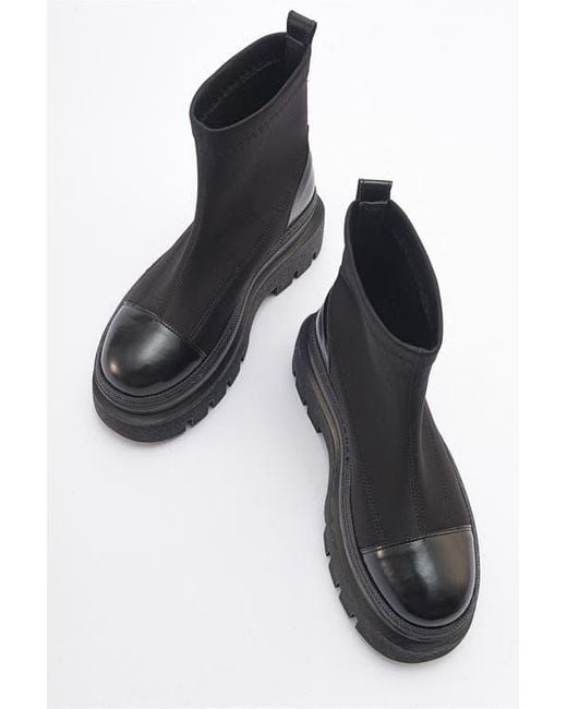 Prologue Shoes Black Aves Chunky Scuba Boot