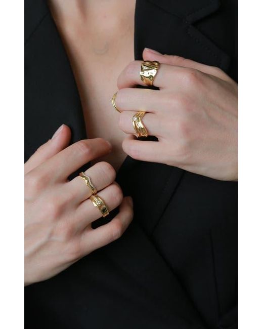 Retro Chic White Snowing Ring