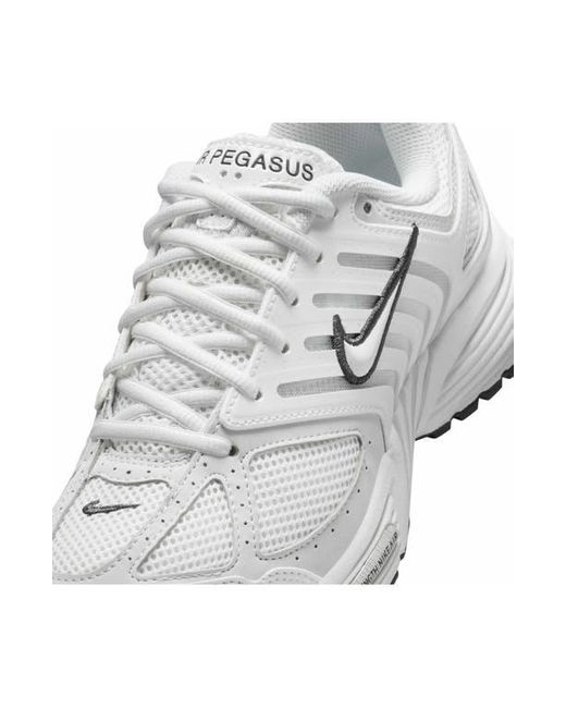 Nike White Air Pegasus 2005 Sneaker