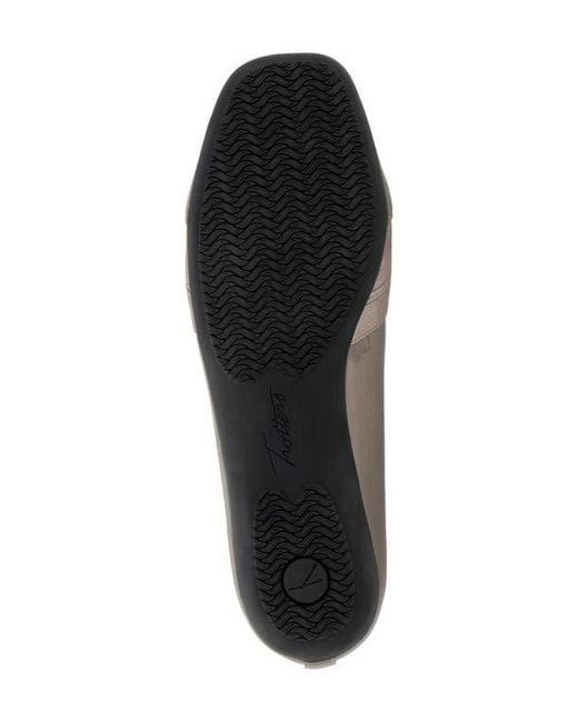 Trotters Brown Stella Flat
