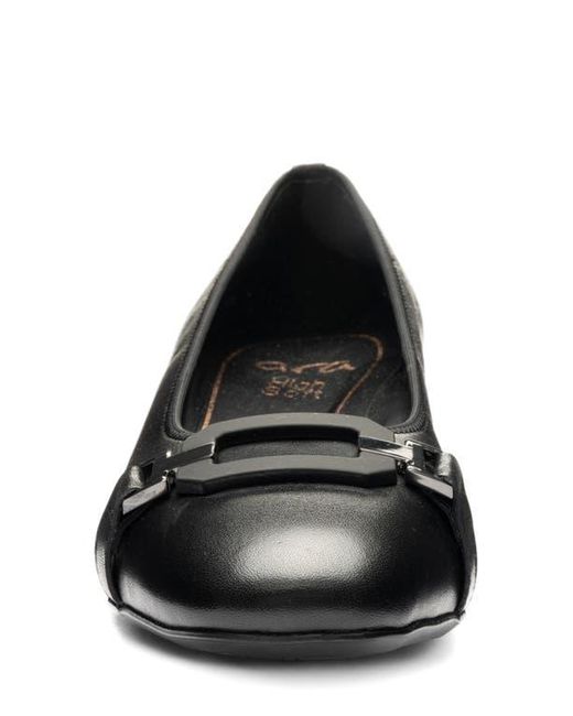 Ara Black Glacier Pump