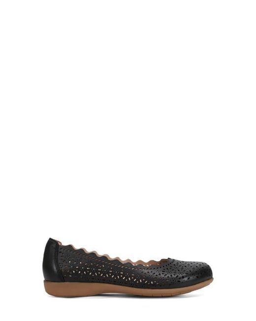 Earth Black Bria Flat