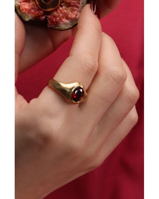 Retro Chic White Fig Ring