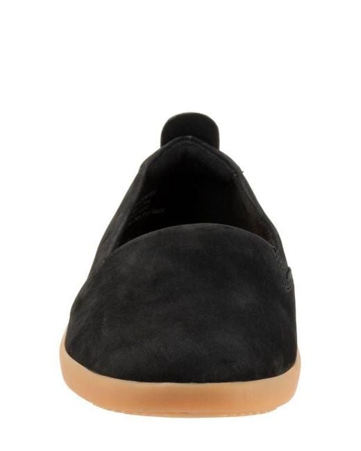 Softwalk® Black Deva Flat
