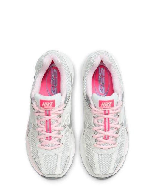 Nike White Zoom Vomero 5 Sneaker