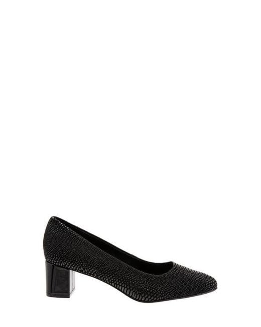 Trotters Black Kari Pointy Toe Pump