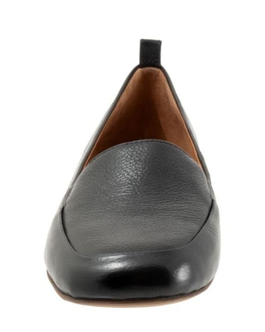 Softwalk® Black Kingston Loafer
