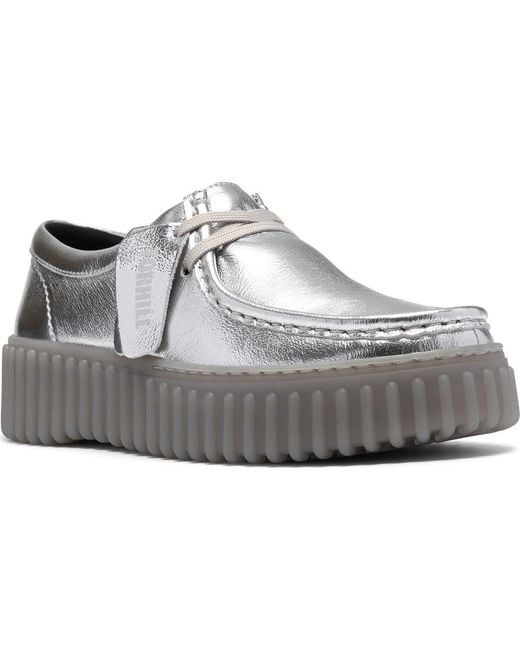 Clarks Gray Torhill Bee Chukka Sneaker