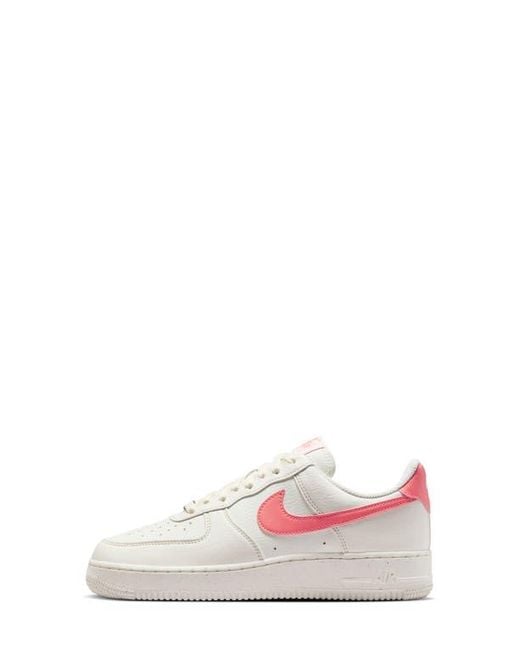 Nike Pink Air Force 1 '07 Se Sneaker