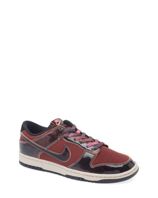 Nike Purple Dunk Low Se Basketball Sneaker for men